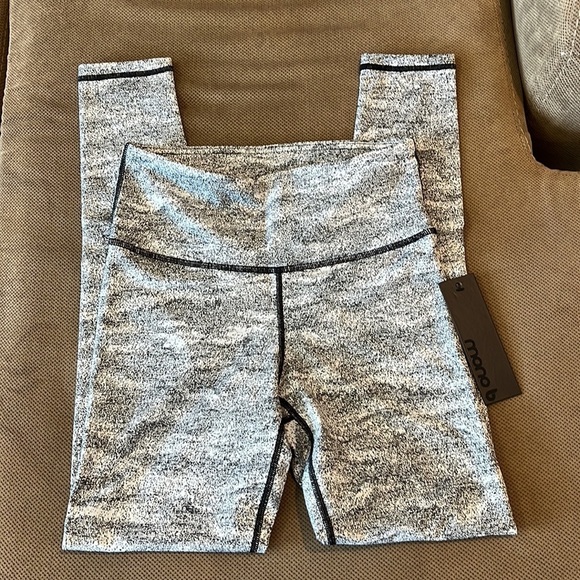 mono b active wear set size small leggings/sports bra - Picture 5 of 8